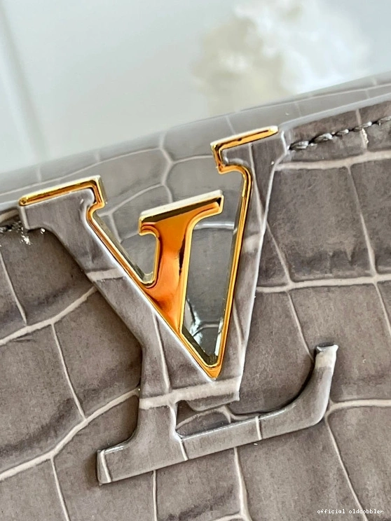 Official oldcobbler VUITTON LOUIS CAPUCINES BB 0812